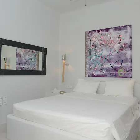 Stunning 4 Bedroom In * Kalafatis