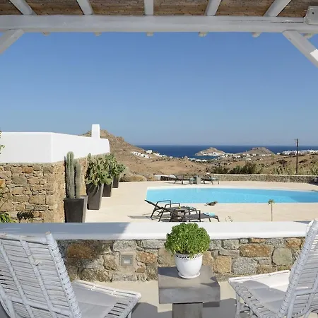 Stunning 4 Bedroom In فيلة
