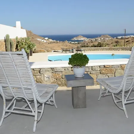 Stunning 4 Bedroom In كالافاتيس