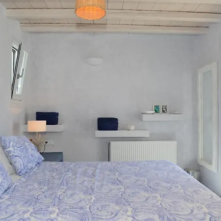 Stunning 4 Bedroom In كالافاتيس