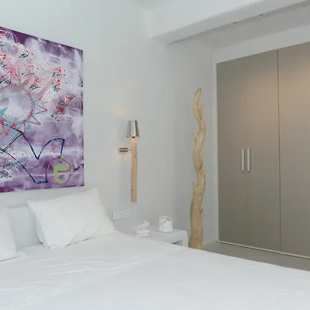 Stunning 4 Bedroom In Vila Kalafatis