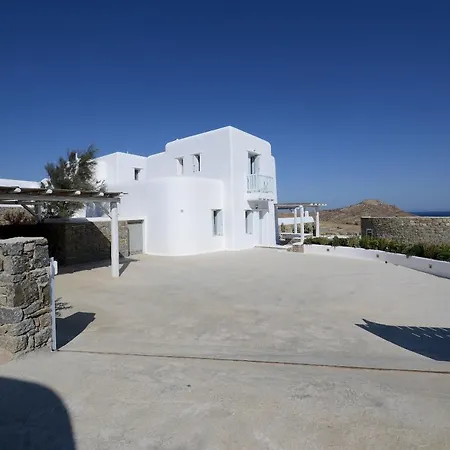 Stunning 4 Bedroom In فيلة كالافاتيس