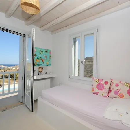 Stunning 4 Bedroom In Kalafatis