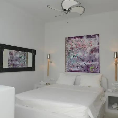 Stunning 4 Bedroom In Kalafatis
