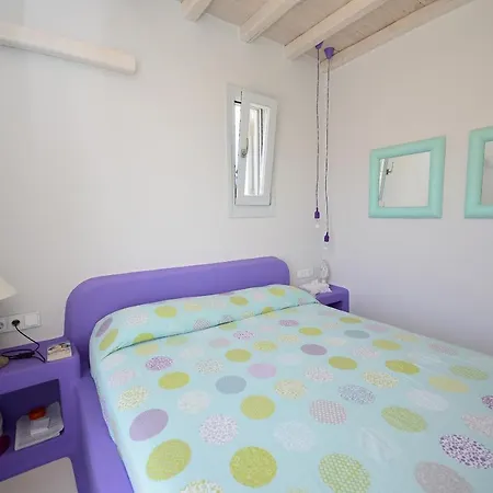 Villa Stunning 4 Bedroom In Kalafatis