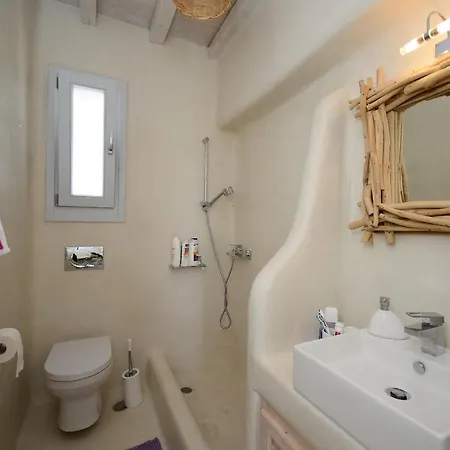 Villa Stunning 4 Bedroom In Kalafatis