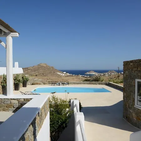 Villa Stunning 4 Bedroom In Kalafatis